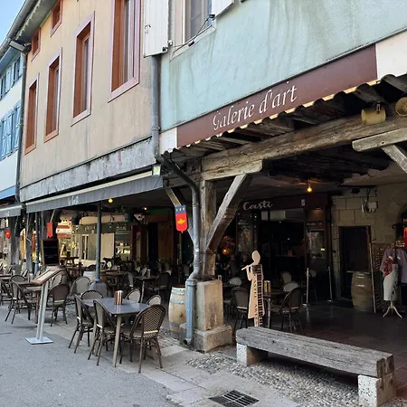 بيت ضيافة Lits Jumeaux 4*