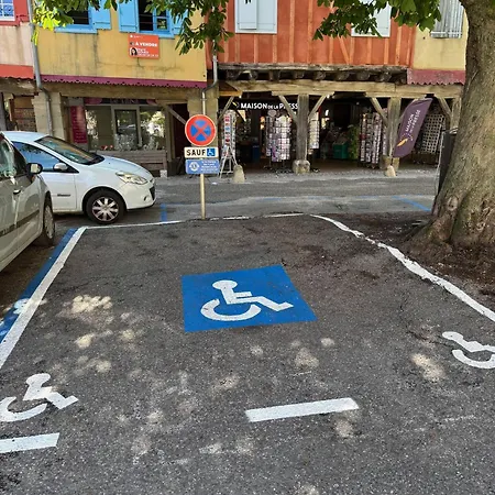 Lits Jumeaux بيت ضيافة 4*